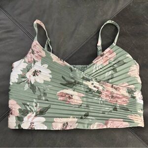 A&F Floral Pleated Cropped Tank Top - Sage Green & Blush